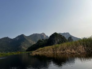 Khao Joodb Kan (Kissing Mountains)